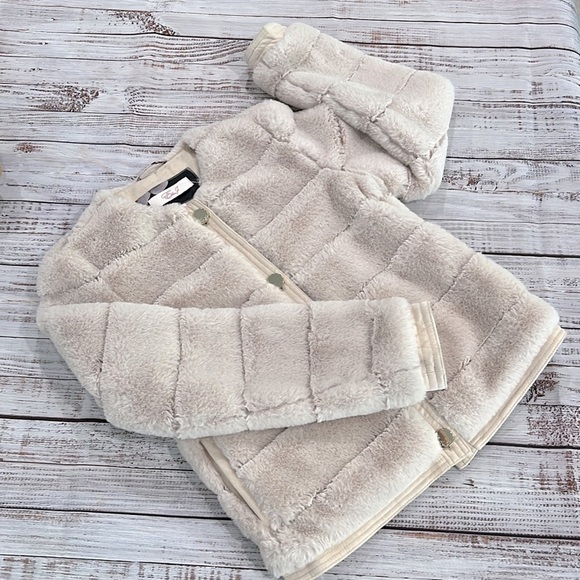 Eliza J Jackets & Blazers - Eliza J Soft Blush Champagne Faux Fur Jacket